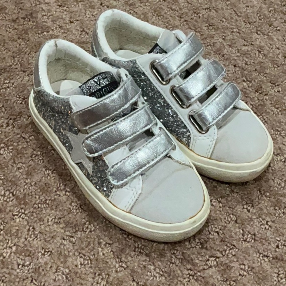 VINTAGE HAVANA BRAND GIRLS SNEAKERS IN SIZE 8